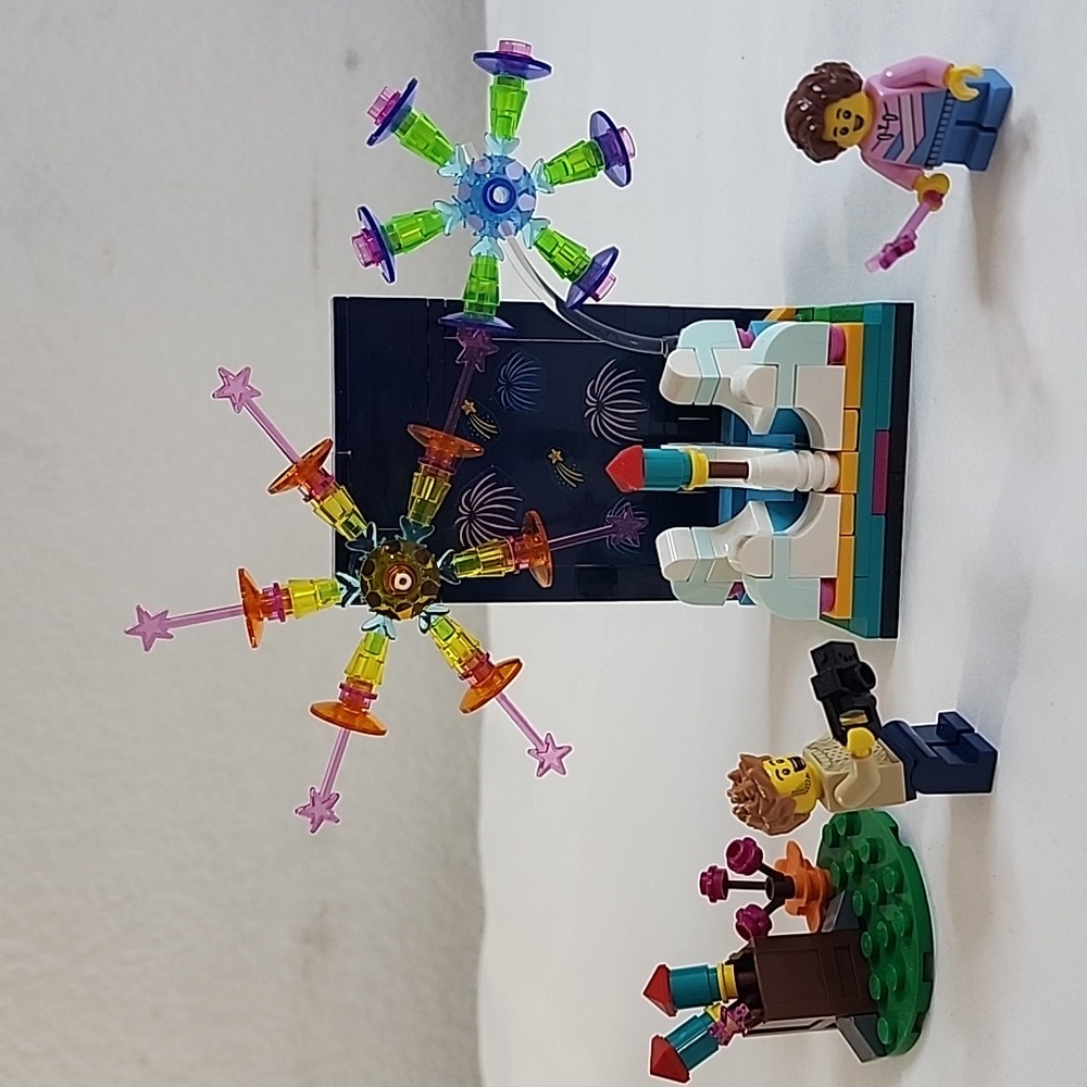 BNIB LEGO Firework Celebration Set #40689 Mint in Box Limited Edition GWP 2024